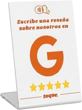 Stand toque. blanco de mostrador con la pantalla de reseña de Google